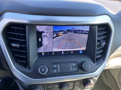 Used 2021 GMC Acadia SLT w/ Technology Package image 24