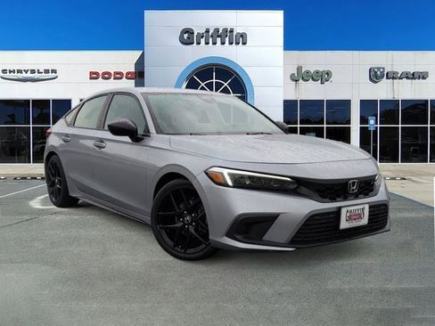 Used 2024 Honda Civic Sport image 2