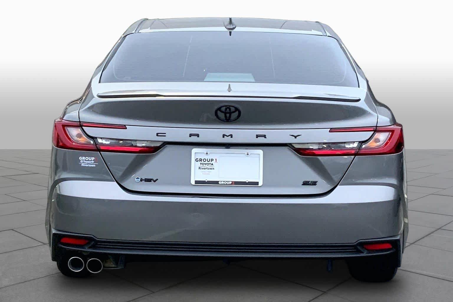 Used 2026 Toyota Camry SE FWD image 5