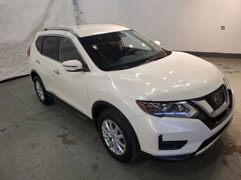 Used 2017 Nissan Rogue SV image 8