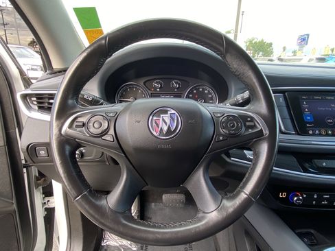 Used 2020 Buick Enclave Essence image 26