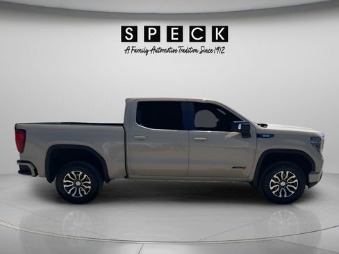 Used 2022 GMC Sierra 1500 AT4 w/ AT4 Preferred Package AWD/4WD image 6