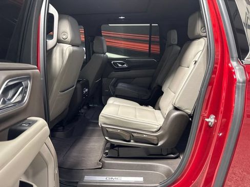 Used 2021 GMC Yukon XL SLT w/ SLT Luxury Plus Package AWD/4WD image 14