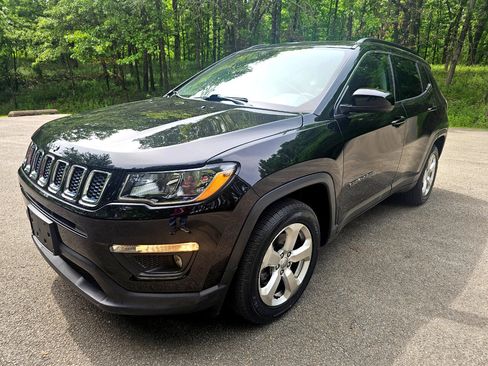 Used 2017 Jeep Compass Latitude w/ Popular Equipment Group image 12