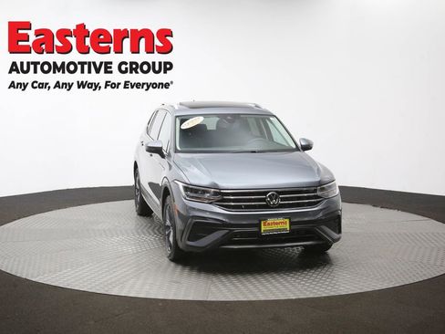 Used 2022 Volkswagen Tiguan SE w/ Panoramic Sunroof Package image 52
