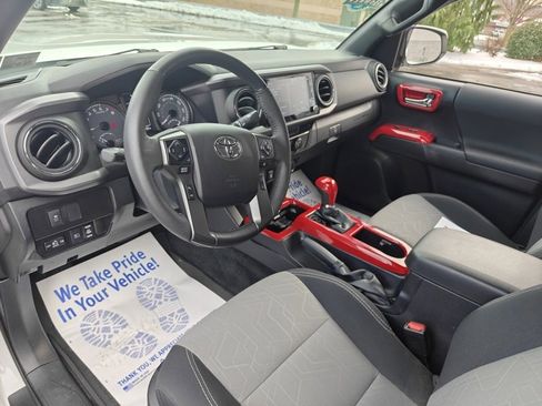 Certified 2021 Toyota Tacoma TRD Off-Road image 13