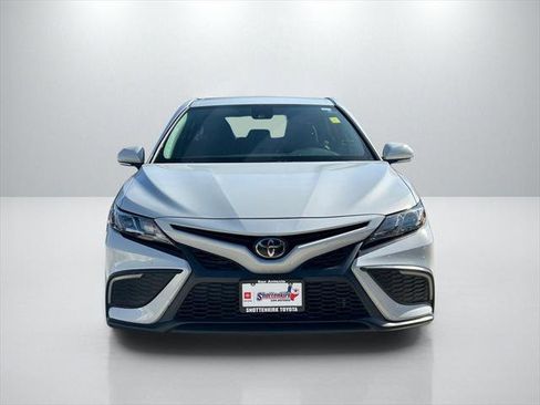 Certified 2022 Toyota Camry SE image 2