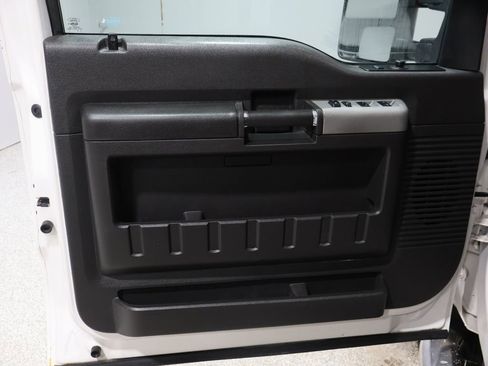 Used 2014 Ford F350 Lariat image 13