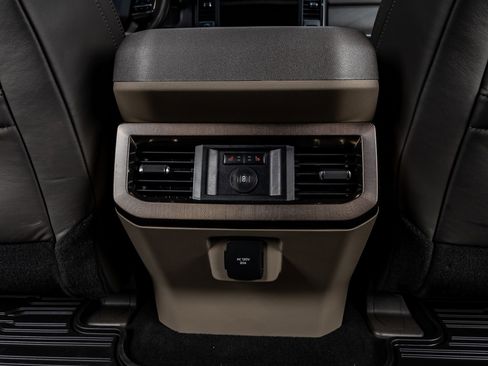 Used 2025 Ford F450 Platinum w/ Platinum Plus Package image 32