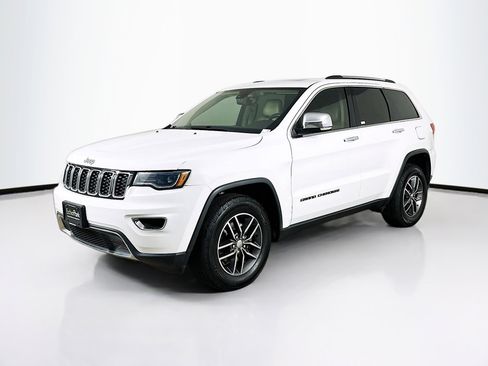 Used 2017 Jeep Grand Cherokee Limited w/ Luxury Group II image 3