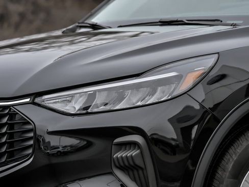 Used 2024 Ford Escape Active w/ Tech Pack #2 image 3