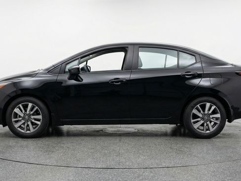 Used 2025 Nissan Versa SV image 5