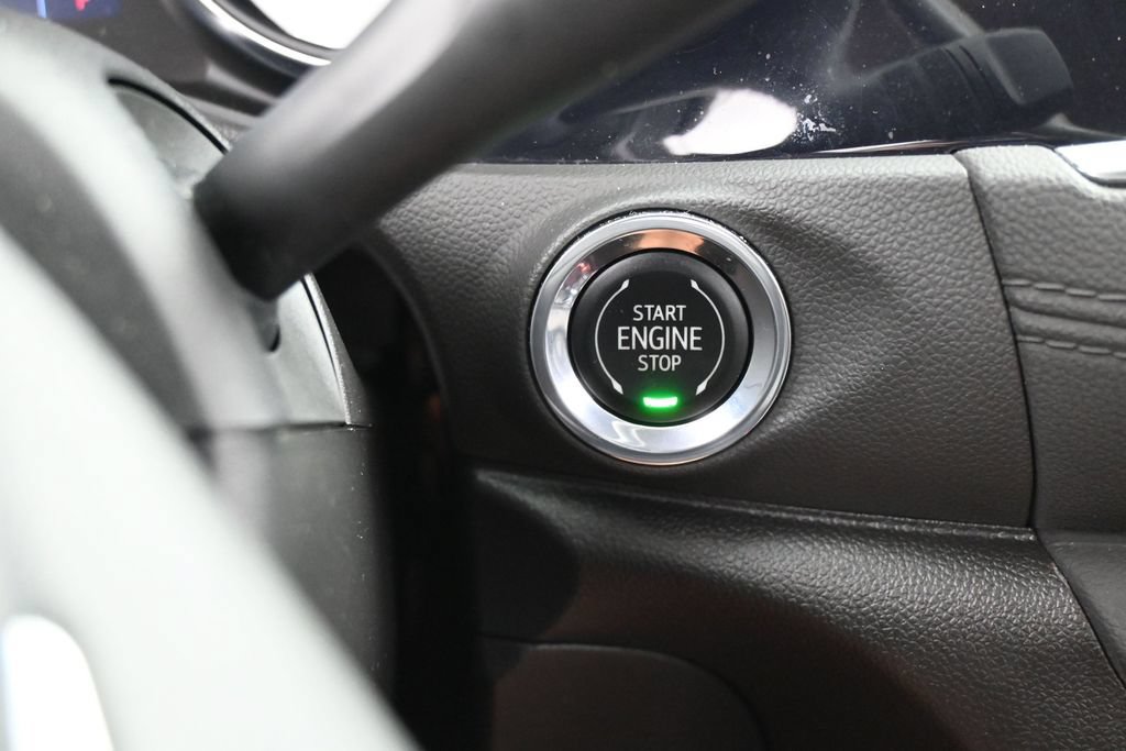 Used 2023 Buick Encore GX Select w/ Sport Touring Package FWD image 32