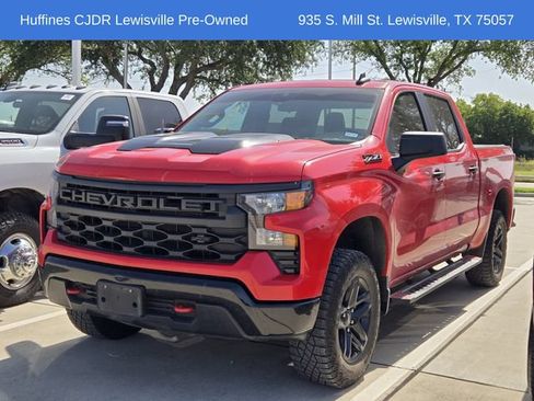 Used 2024 Chevrolet Silverado 1500 Custom Trail Boss w/ LPO, Dark Essentials Package AWD/4WD image 3
