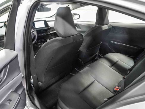Used 2025 Toyota Prius LE FWD image 18