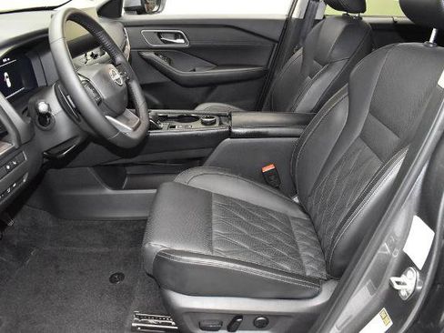 Certified 2026 Nissan Rogue Platinum w/ Platinum Premium Package AWD/4WD image 13