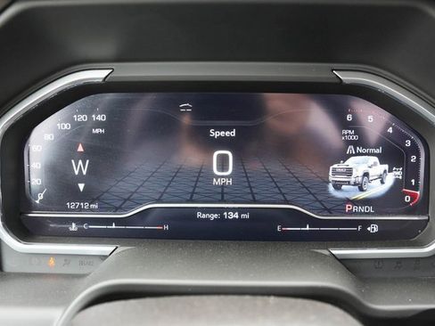 Used 2025 GMC Sierra 2500 AT4 image 32