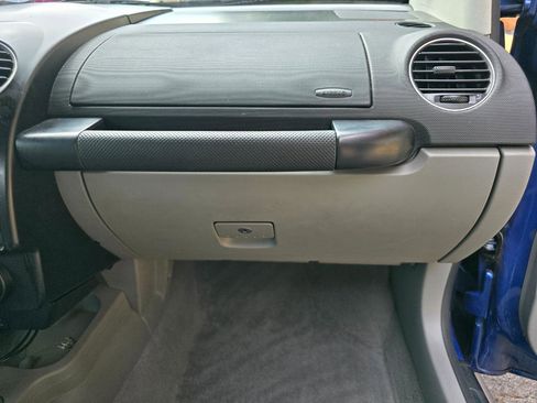 Used 2007 Volkswagen Beetle 2.5L Convertible image 25