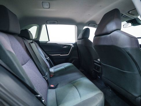 Used 2025 Toyota RAV4 XLE AWD/4WD image 31