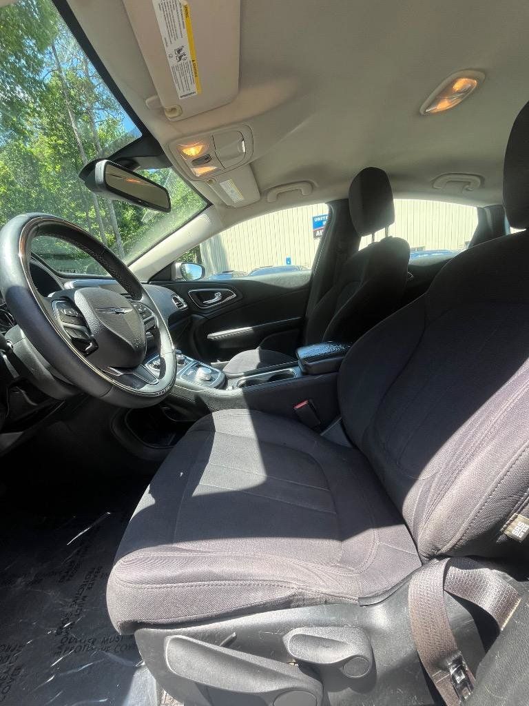Used 2015 Chrysler 200 Limited FWD image 16