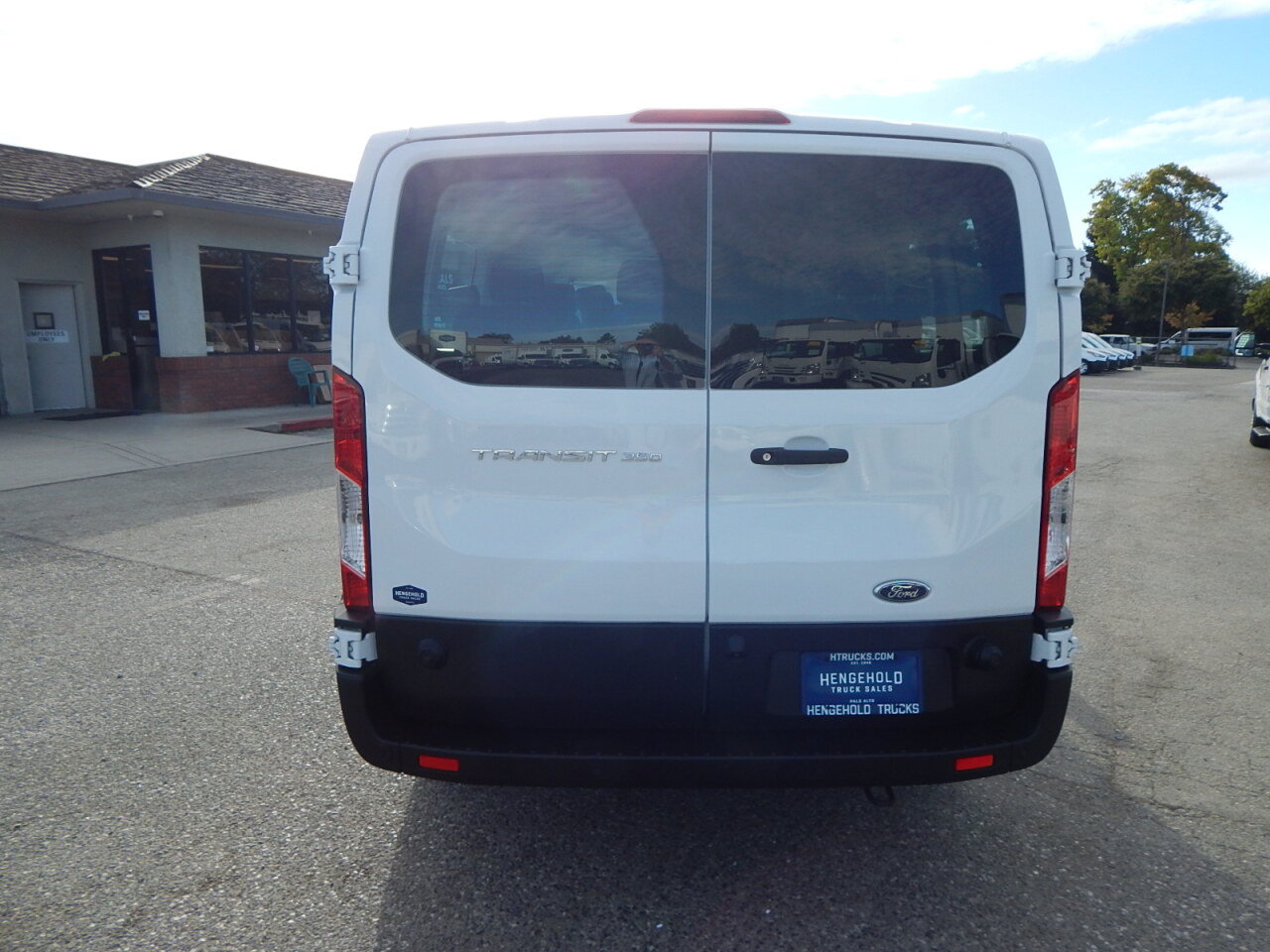 Used 2024 Ford Transit 350 XLT RWD image 7