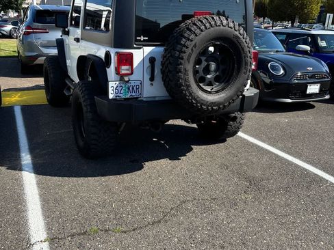 Used 2017 Jeep Wrangler Sport w/ Quick Order Package 24S AWD/4WD image 4