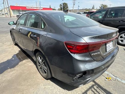Used 2023 Kia Forte LXS w/ LXS Technology Package FWD image 8