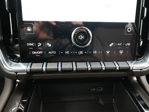 New 2026 GMC Yukon Elevation image 18