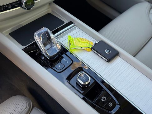 New 2026 Volvo XC60 T8 Ultra w/ Protection Package Premier image 14