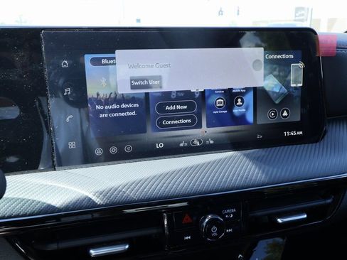 New 2026 Nissan Kicks SR w/ Cold Weather Package image 3