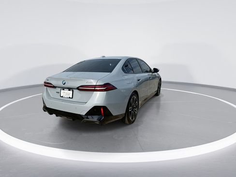 Used 2024 BMW 540i xDrive w/ Premium Package image 8