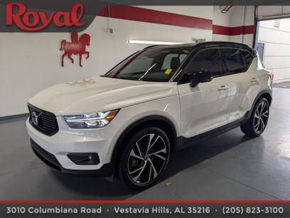 Used 2021 Volvo XC40 T5 R-Design w/ Advanced Package