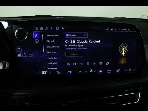 Used 2024 Chevrolet Traverse LT w/ LPO, Floor Liner Package AWD/4WD image 26