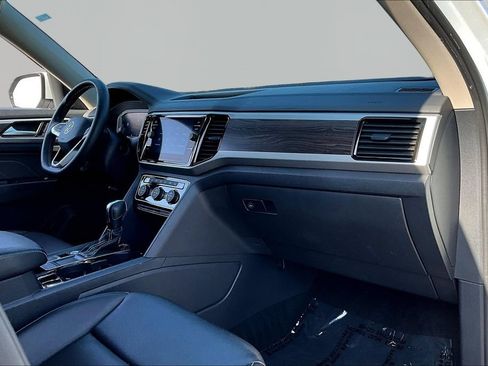 Used 2023 Volkswagen Atlas SE w/ Panoramic Sunroof Package FWD image 29