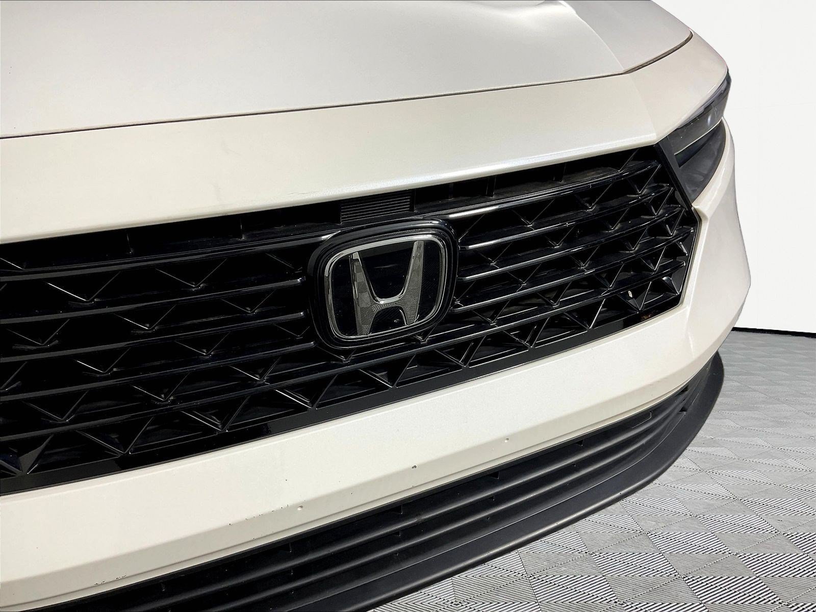Used 2023 Honda Accord EX image 33