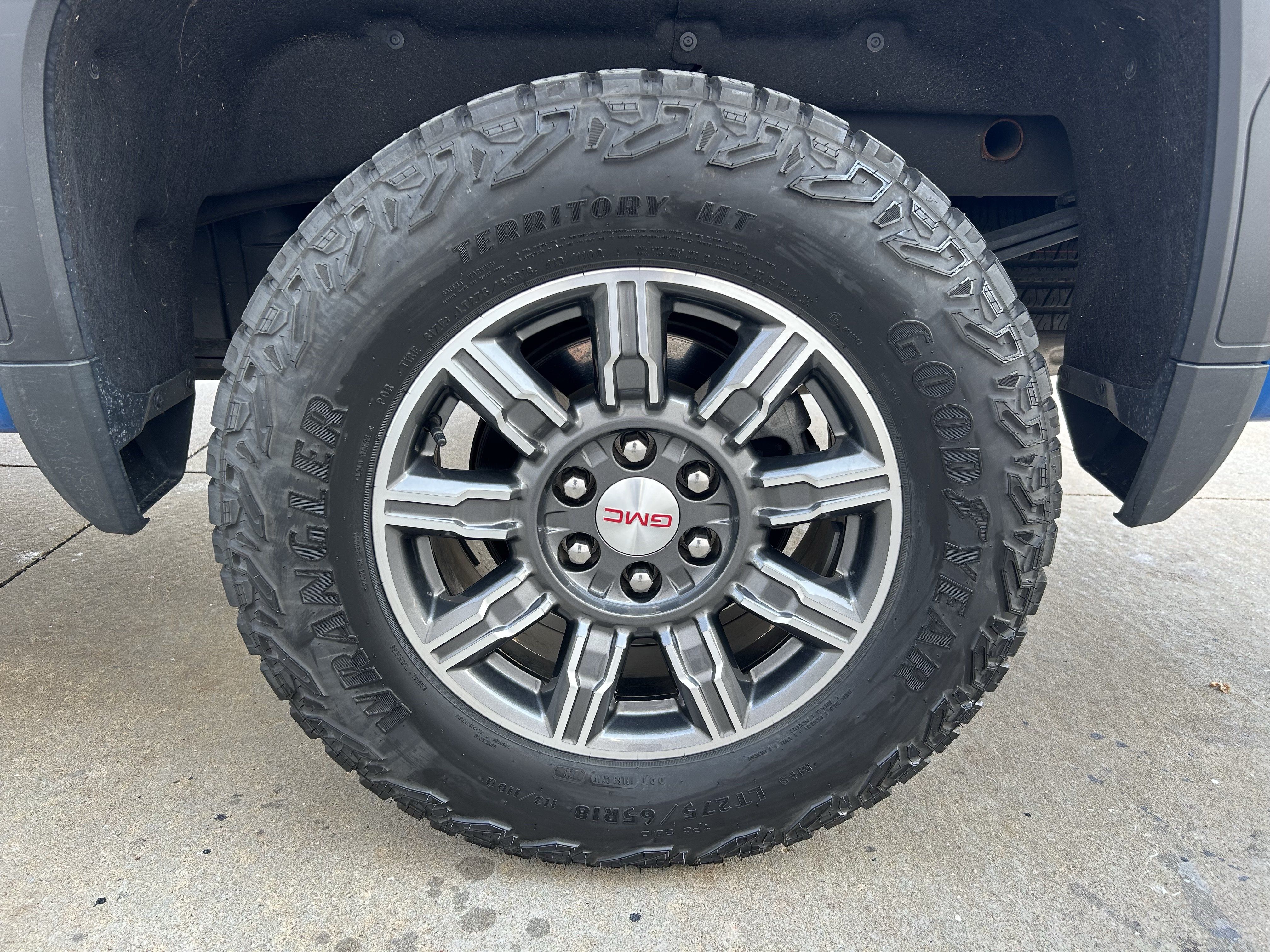 Used 2024 GMC Sierra 1500 AT4 w/ Technology Package AWD/4WD image 10