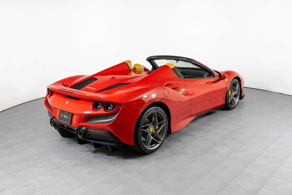 Used 2022 Ferrari F8 Tributo RWD image 2