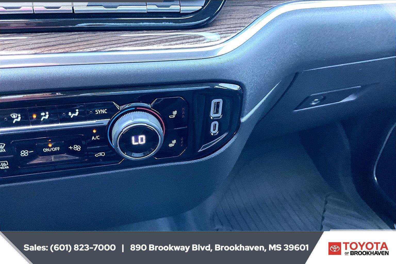 Used 2024 Chevrolet Silverado 1500 LT Trail Boss w/ Protection Package AWD/4WD image 23