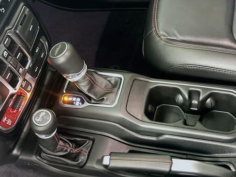 Used 2021 Jeep Gladiator Rubicon image 16