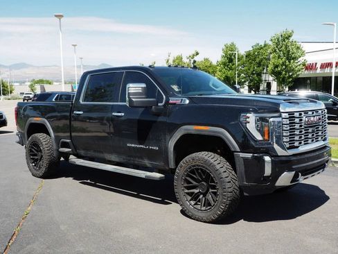 Used 2025 GMC Sierra 3500 Denali w/ Technology Package AWD/4WD image 9