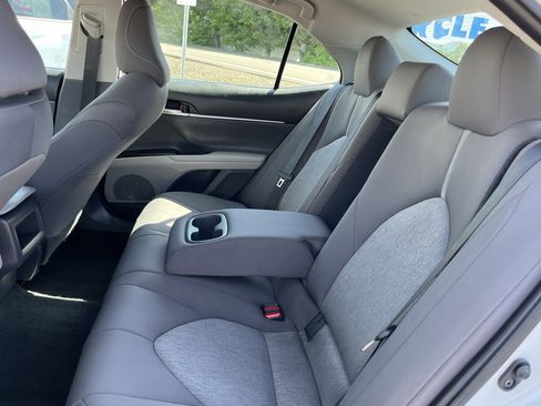 Used 2021 Toyota Camry LE FWD image 14