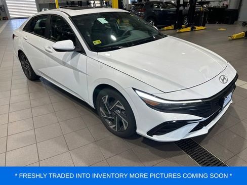 Certified 2024 Hyundai Elantra SEL w/ Convenience Package FWD image 1