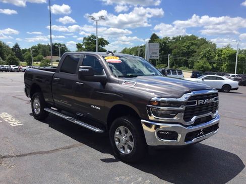 Certified 2026 RAM 2500 Big Horn AWD/4WD image 3