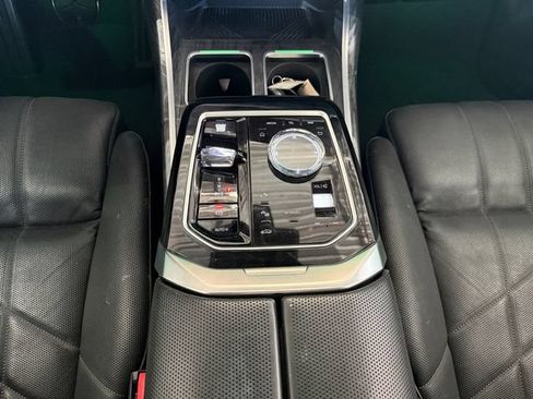 Used 2025 BMW 740i RWD image 11