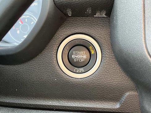 Used 2022 RAM 2500 Tradesman w/ Chrome Appearance Group image 32