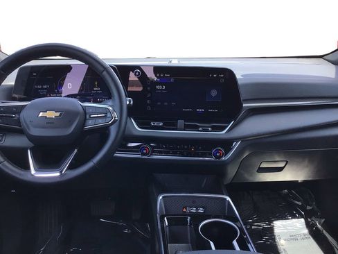 Used 2025 Chevrolet Equinox LT w/ Convenience Package II AWD/4WD image 23