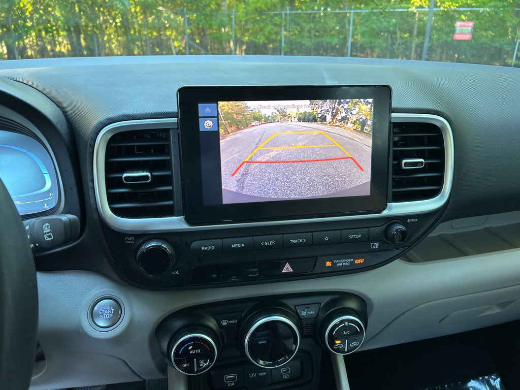 Used 2024 Hyundai Venue SEL FWD image 20