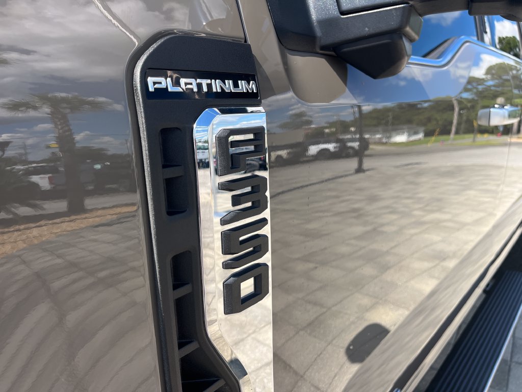 Used 2026 Ford F350 Platinum w/ Platinum Plus Package AWD/4WD image 11