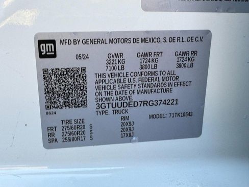 Used 2024 GMC Sierra 1500 SLT w/ SLT Premium Package image 24