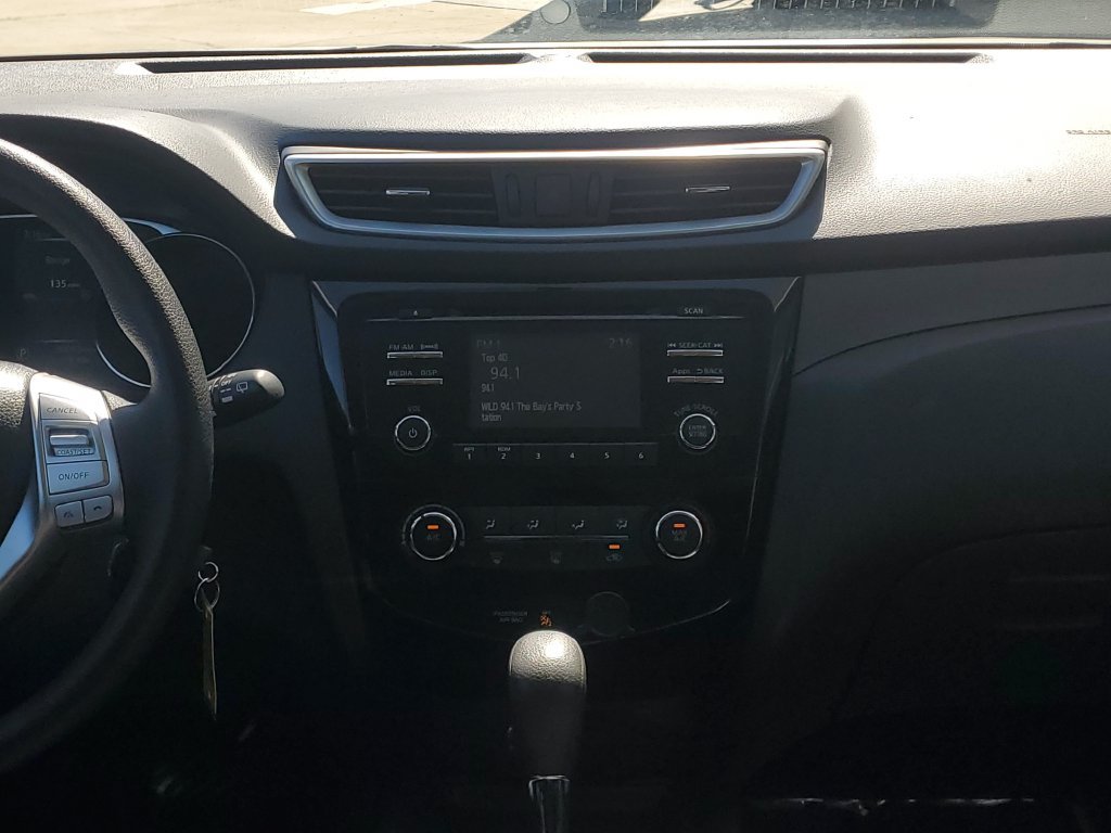 Used 2016 Nissan Rogue S AWD/4WD image 22